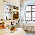 Schloss 4*