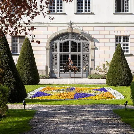 Schloss 4*