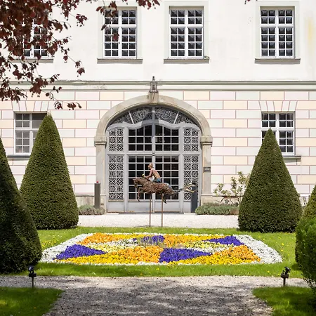 Schloss Hotel 4*