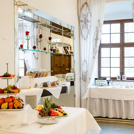 Schloss 4*