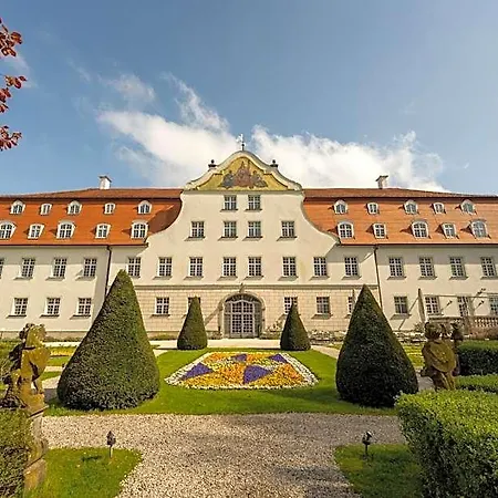 Schloss 4*