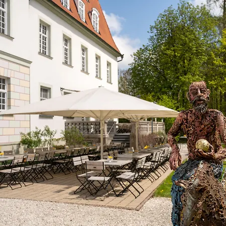 Schloss 4*